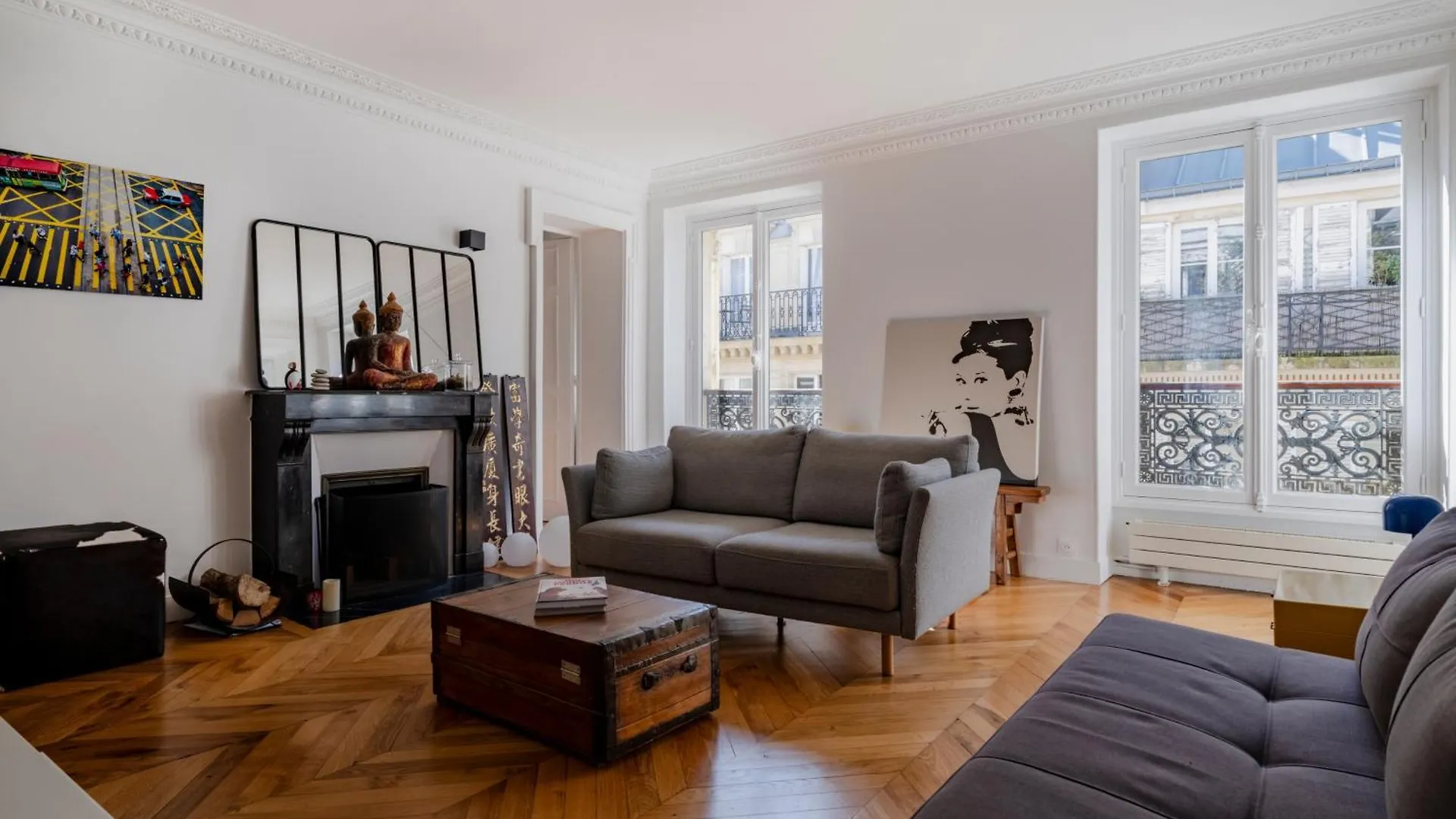 Center - Haussmann Elegant
